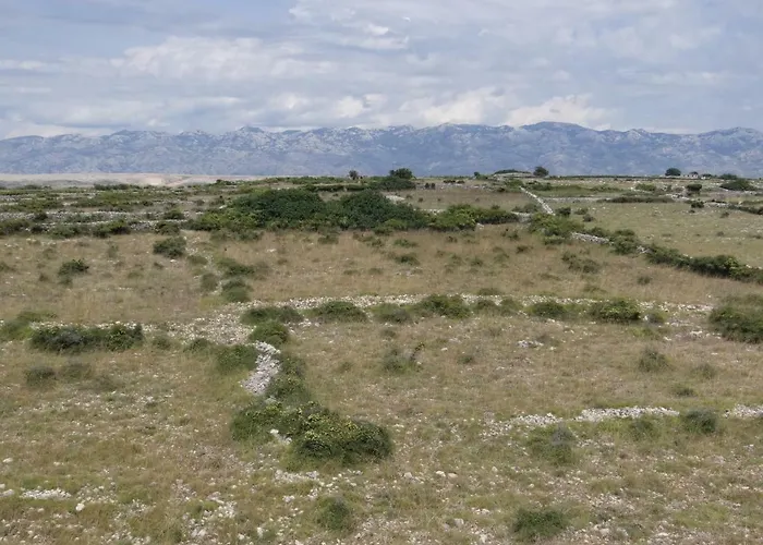 Bura アパート ポヴリャナ